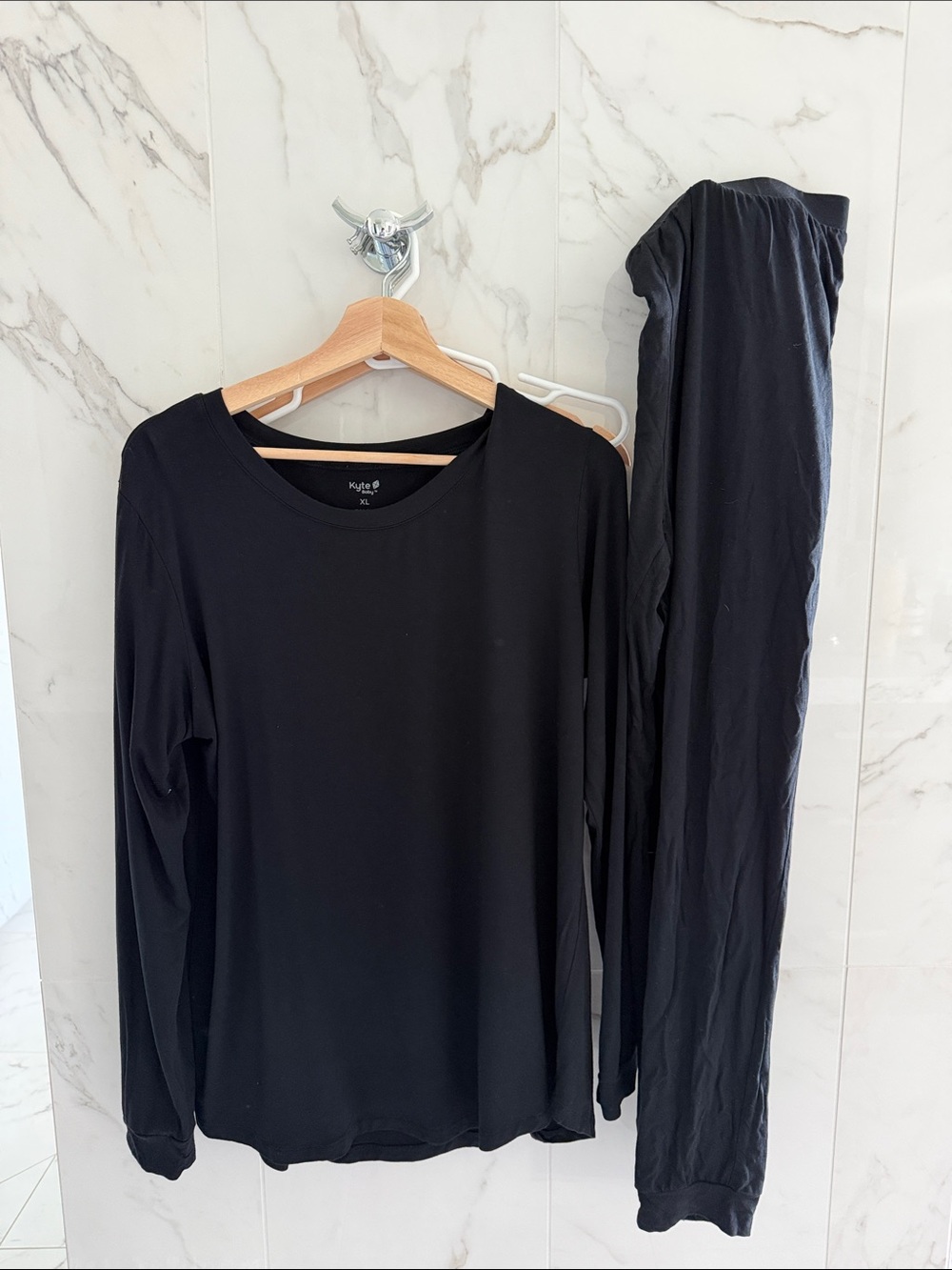 Kyte BABY Black Long-Sleeve Pajama Top and Pants Set